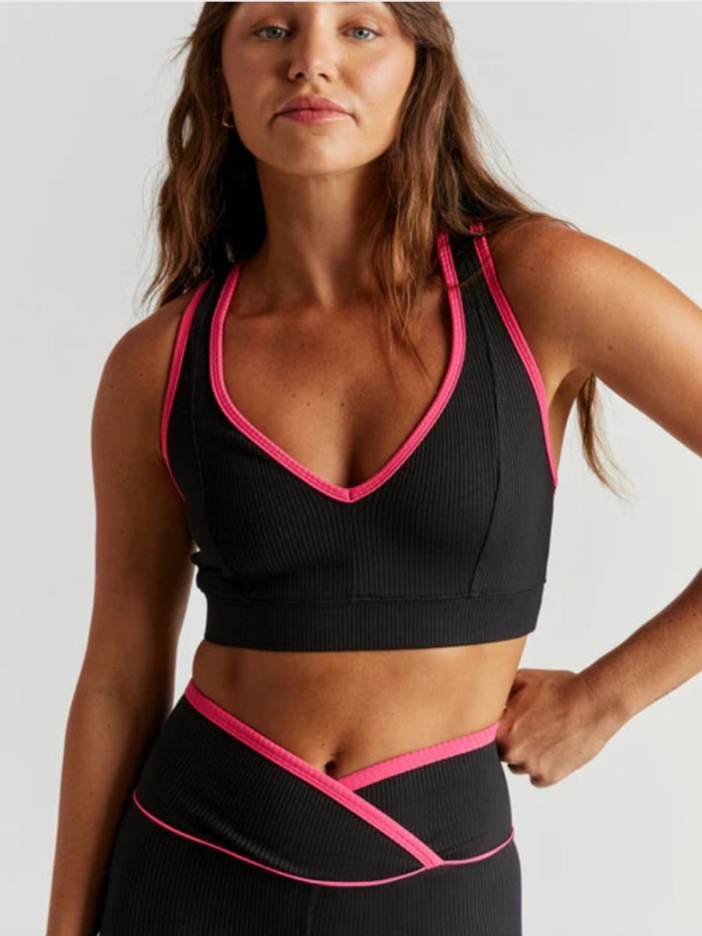 NWT - Year Of Ours - Ribbed V Bra in magenta and black - Size XS